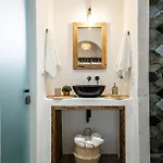 Yria Traditional House * Vivlos