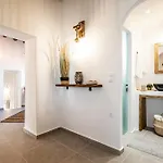 Yria Traditional House Holiday home *