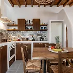 Yria Traditional House * Vivlos