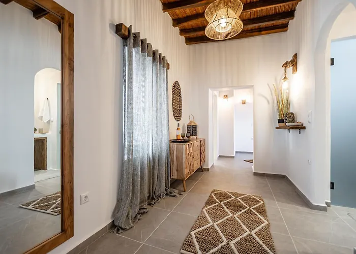 Yria Traditional House Holiday home *