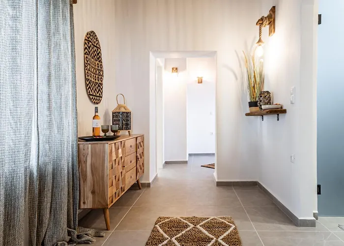 Yria Traditional House Holiday home *