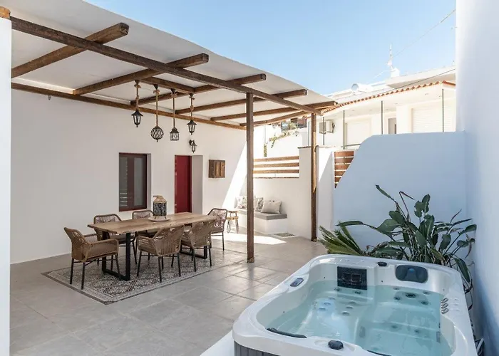 Yria Traditional House Holiday home